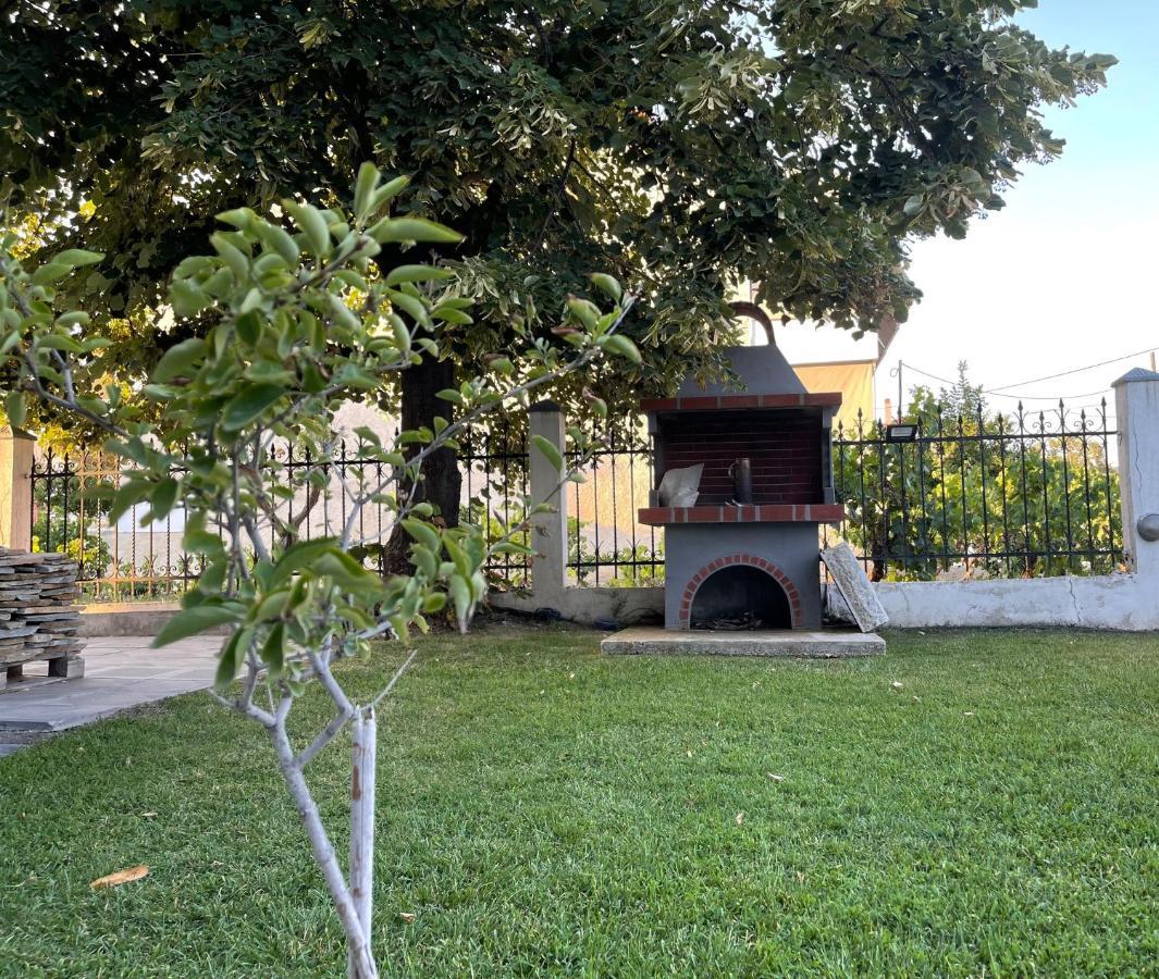 Nikiti Palataki Villa ภายนอก รูปภาพ